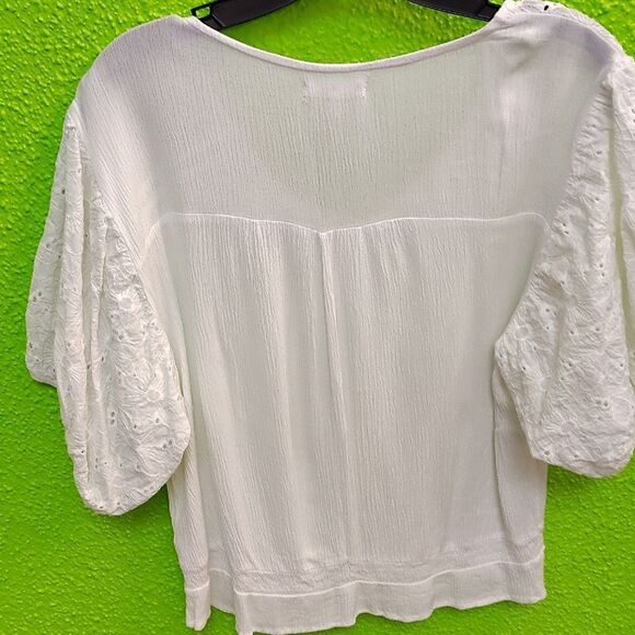 Maurices White Boxy Blouse with Relaxed Fit - Picture 3 of 3